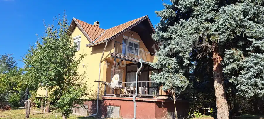 eladó családi ház, Apostag