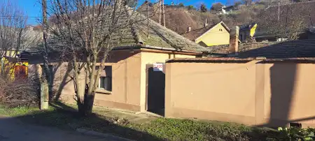 Eladó családi ház, Dunaföldvár 2 szoba 75 m² 15 M Ft