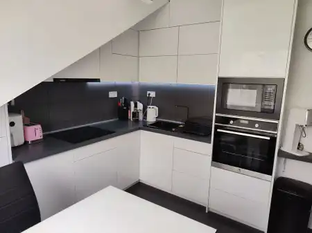 Eladó téglalakás, Dunaújváros 3 szoba 80 m² 58 M Ft